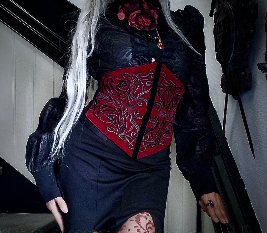 ROYAL PALACE RED WAIST CINCHER