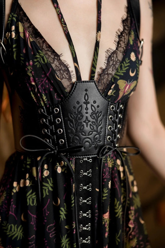 HEMLOCK LACE UP HARNESS